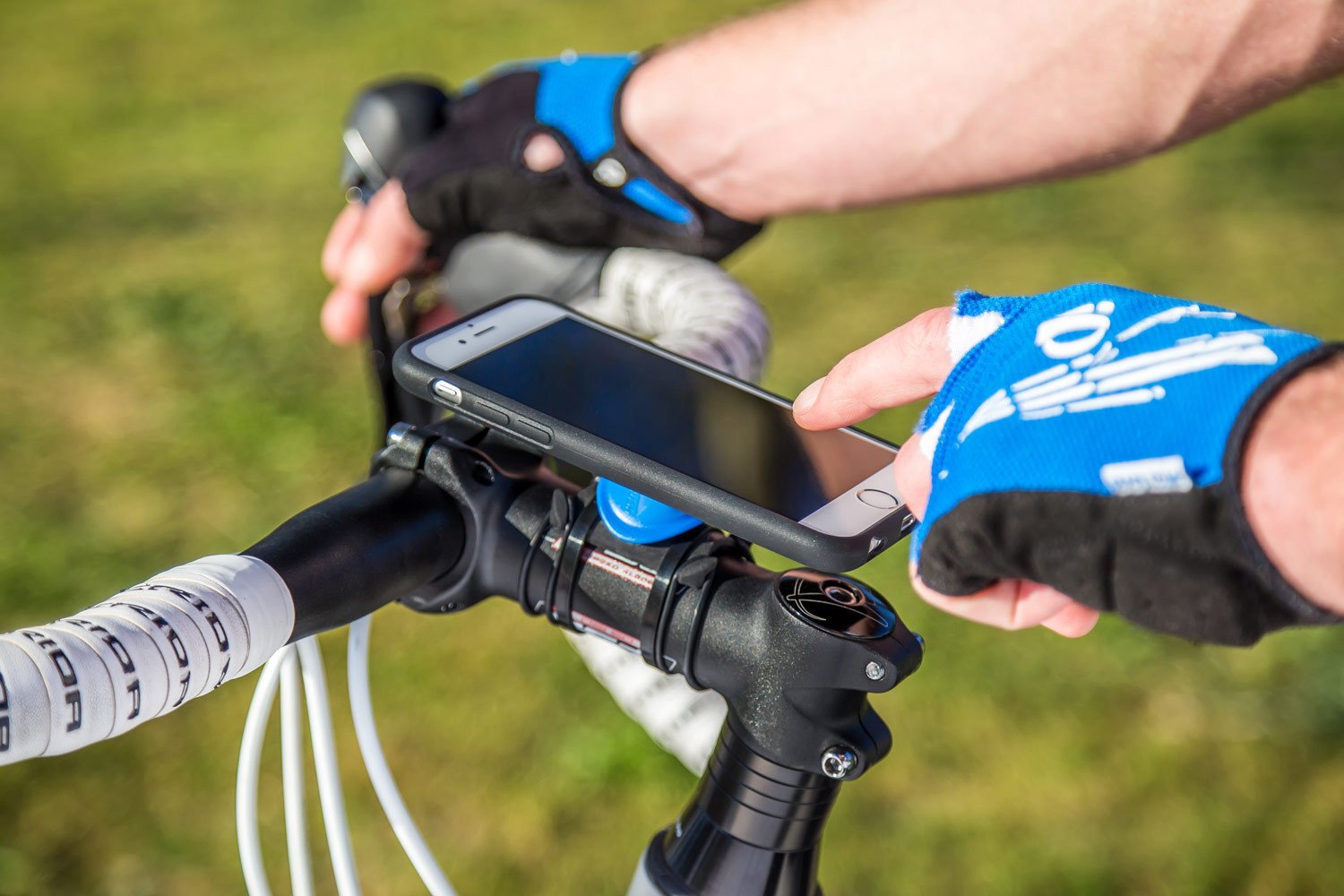 Iphone mount sale for mountain bike